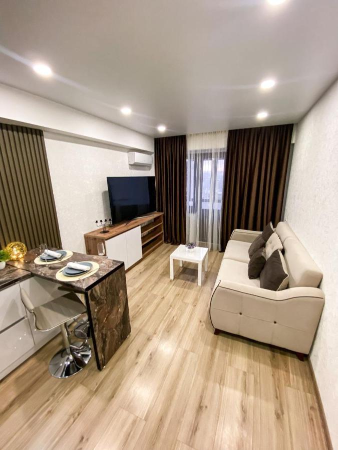 Central City Apartments Ustʼ-Kamenogorsk Eksteriør billede