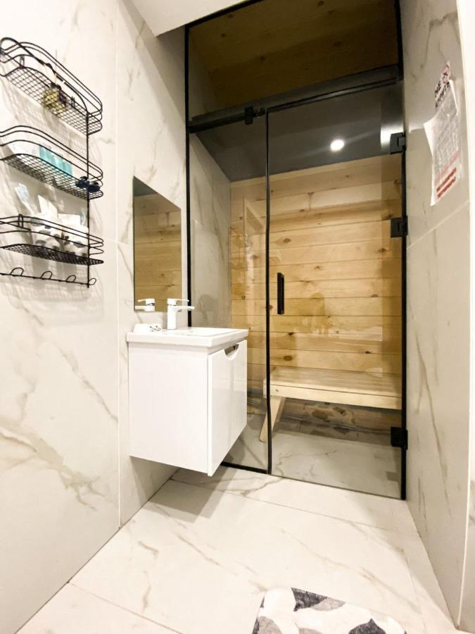 Central City Apartments Ustʼ-Kamenogorsk Eksteriør billede